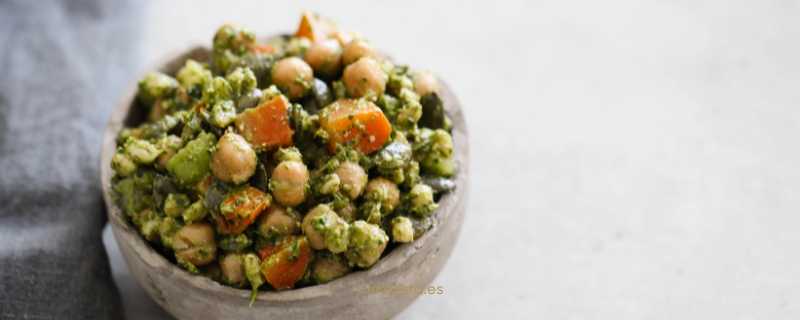 Ensalada de Garbanzos y Tofu Ensalada de Garbanzos y Tofu